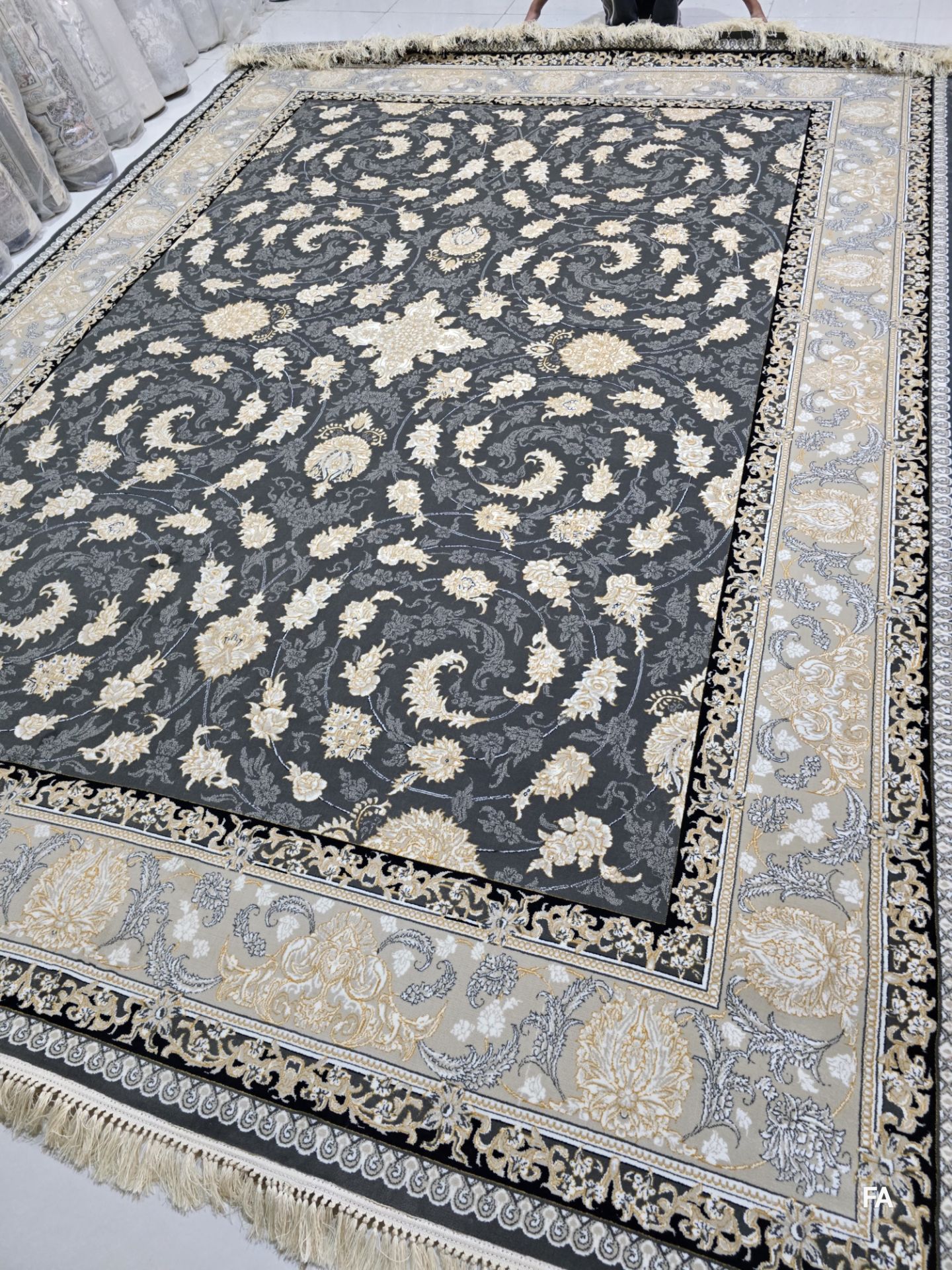 فرش 700 شانه 12 متری تراکم 2250 کد 150