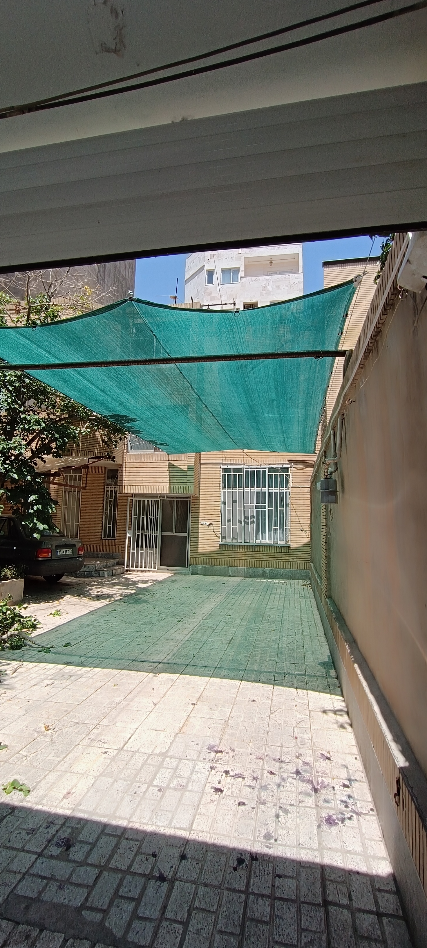 تور شید سایبان  80 درصد (ابعاد 12 در 10) دور دوزی شده و حلقه دار