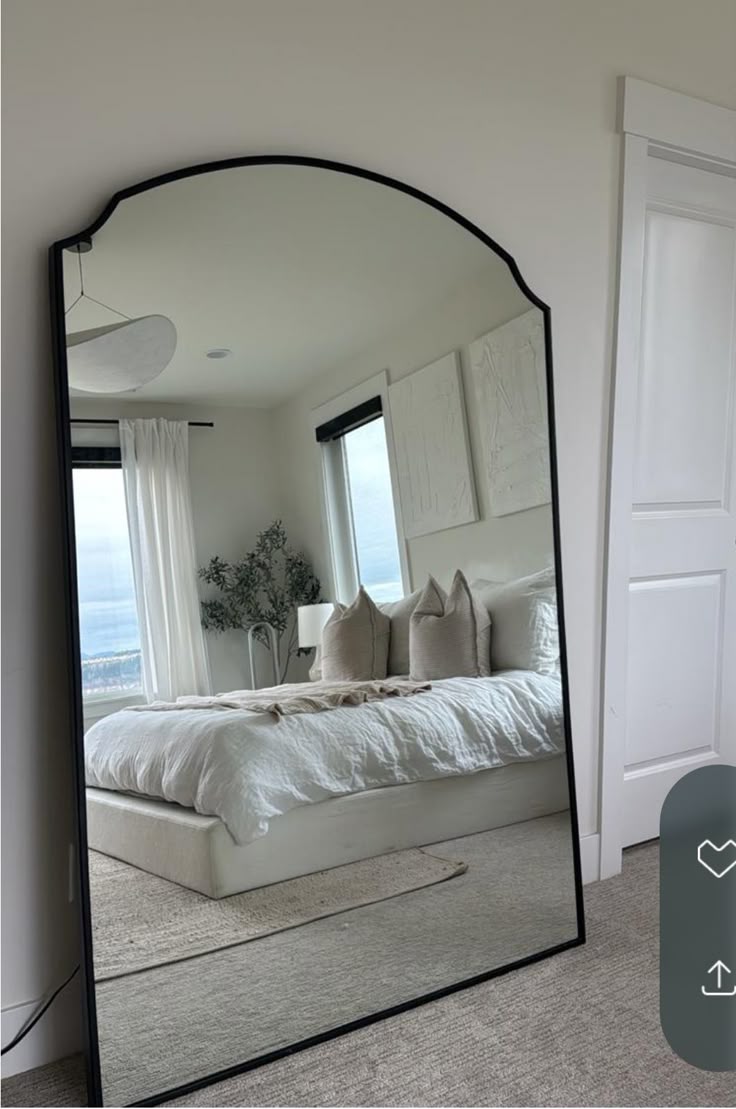 ایینه مدرن  فلزی قدی   E106