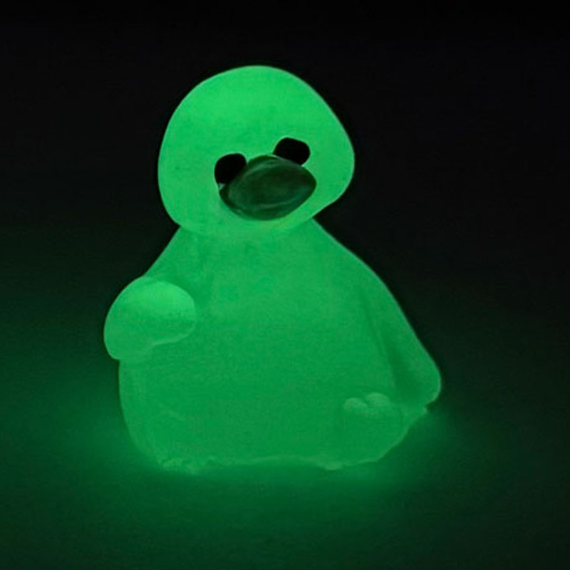 مجسمه رزینی طرح شب تاب مدل مرغابی ایستاده