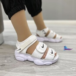 کلاسیک دخترانه و زنانه طرح زی زی
کد 247 
قالب استاندارد 
جنس عالی
صندل نایک
پاخور شیک
Size37ta39