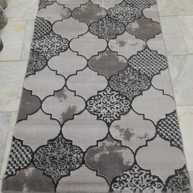 فرش فانتزی طرح پتینه یک و نیم متری رنگ طوسی نقره ای  