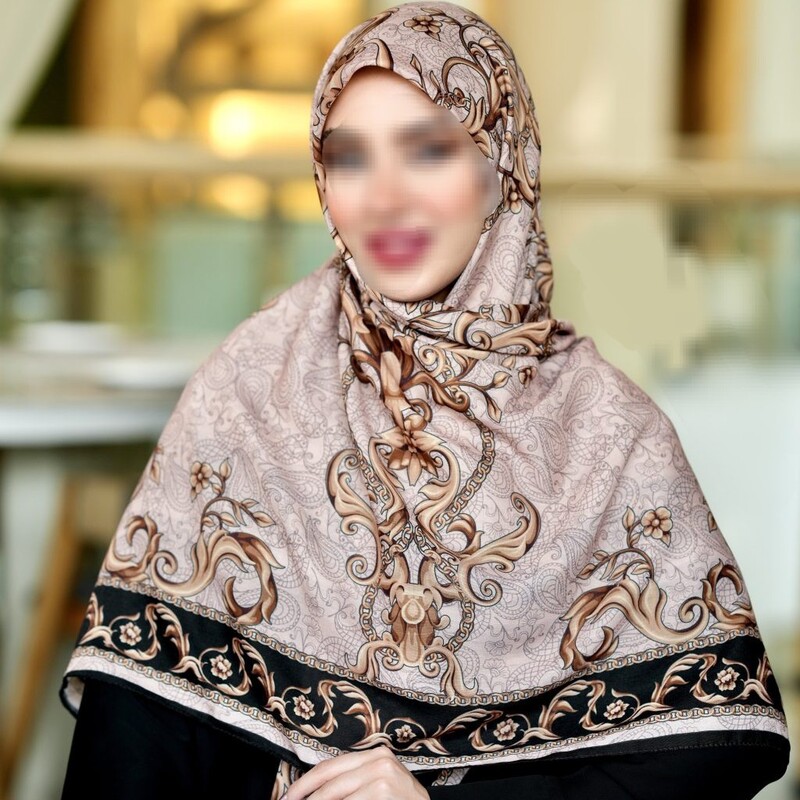 روسری قواره بزرگ زنانه 140در140 تک رنگ عالی با خیلی از لباس ها و مانتوها ست میشه ایستایی عالی روی سر مناسب عید چهارفصل
