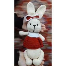 عروسک خرگوش بافتنیدگوش دراز پاپیون دار   لباس قرمز دخترانه 