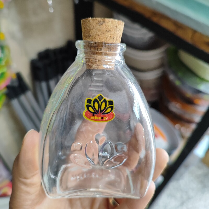 بطری شیشه ای با درب چوب پنبه