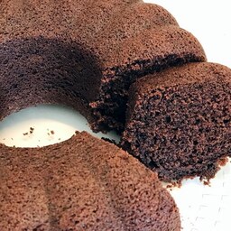 کیک خونگی شکلاتی (کاکائویی)، تازه و بدون افزودنی - نیم کلویی