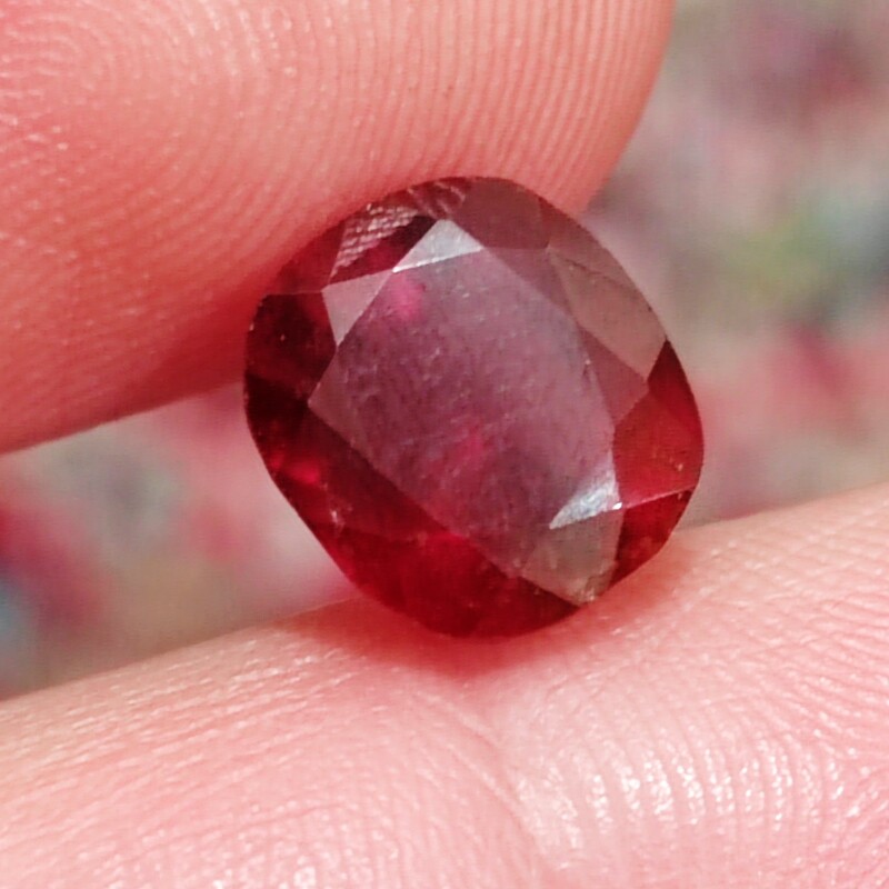 نگین سنگ گارنت تراش الماسی زیبا معدنی 