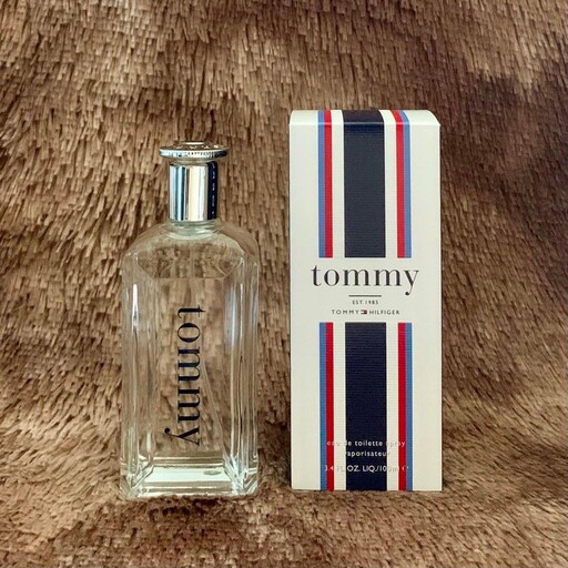 عطر گرمی و اسانس خالص تامی تیم Tommy tim  با کیفیت و ماندگاری خوب (حداقل خرید 50میل)