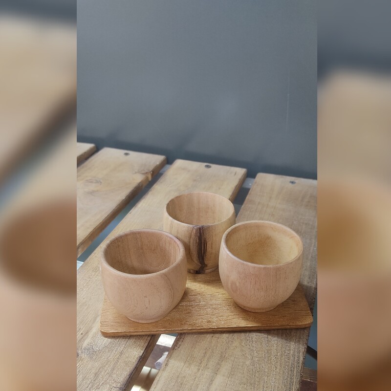 لیوان و شات قهوه خوری چوبی به ابعاد 5 در5 سانتی متر