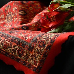 سفره رومیزی آستردار (پشمکی) طرح فرش قرمز سنتی یک متر در یک متر هُنر اصفهان قابل شستشو
