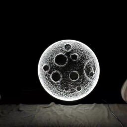 تابلو ماه قطر 70 روی بیس چوبی به همراه آداپتور و نورپردازی