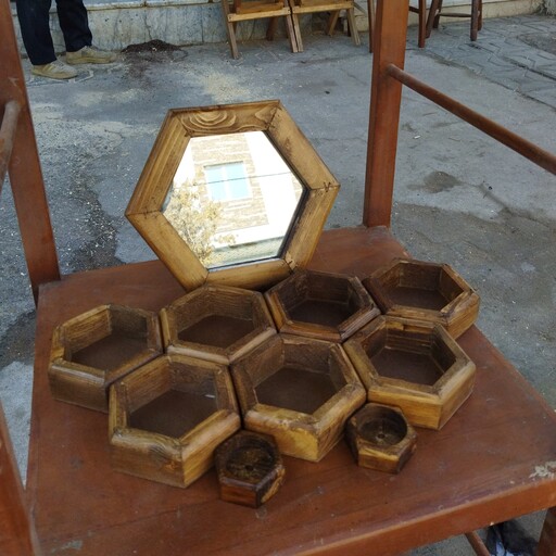 هفت سین شش ضلعی  چوب روس قهوه ای بسیار زیبا با آیینه و جاشمعی