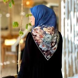 روسری نخی زنانه ،قواره ی 140 در 140 دوردستدوز، بسیار با کیفیت و زیبا، آبی رنگ طرحدار