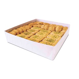 نان کنجدی و پسته ای جعبه مقوایی شیرینی سنتی یزد 