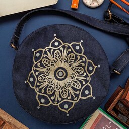 کیف  سردوشی نقاشی با طرح سنتی روی جین