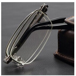 عینک مطالعه تاشو فلزی  مقاوم ،با عدسی شیشه ضد خش همراه با کیف و دستمال مخصوص 