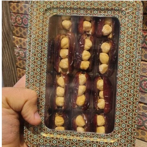 خرما پیارم با مغز فندق (20 عددی)