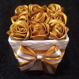 باکس گل مصنوعی چوبی رز طلایی با روکش چرم
