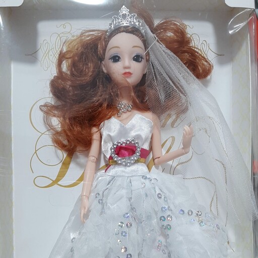 عروسک مفصلی با لباس عروس و تاج و گردنبند کمربند