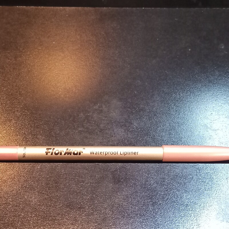 مداد آرایشی،  خط لب ، مداد سایه اندازی هایلایتر اصلی فلورمار شماره 214