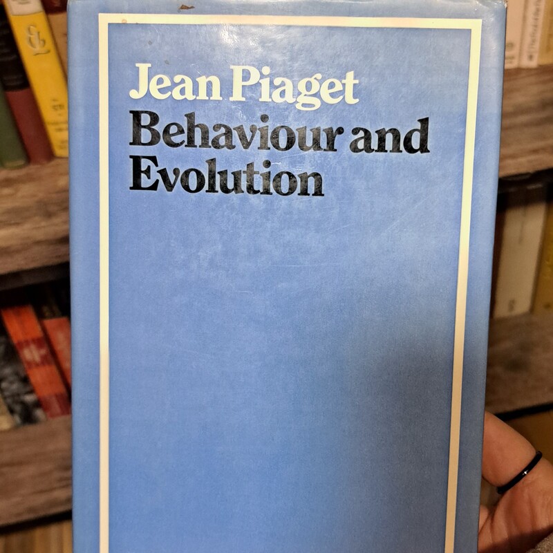 کتاب زبان اصلی Behavior and Evolution  By Jean Piaget اورجینال روانشناسی