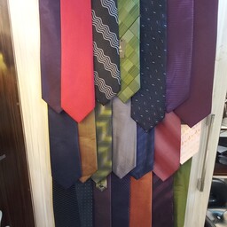 کراوات عمده کروات پهن با عرض ده سانت ترک فروش بصورت عمده یعنی حداقل تعداد سفارش5تا این کراواتا الان 380 هستن توی بازار