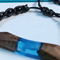 دستبند زنانه رزین -چوب (دستساز ، رنگ آبی ،چوب گردو ، سایز بند متغیر ، جنس چرم)