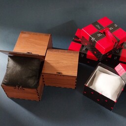جعبه ساعت همراه با بالشتک ، چوبی