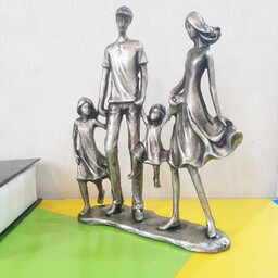 مجسمه رومیزی  خانواده  نقره لی رنگ پلی استر(ارسال  رایگان)