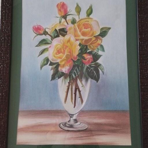 تابلو نقاشی گلدان تکنیک مداد رنگی سایز 40در45 با قاب