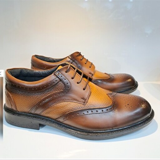 کفش مجلسی مردانه چرمی  طبیعی مدل هشترگ بندی و بی بند در 2 رنگ مشکی و عسلی 