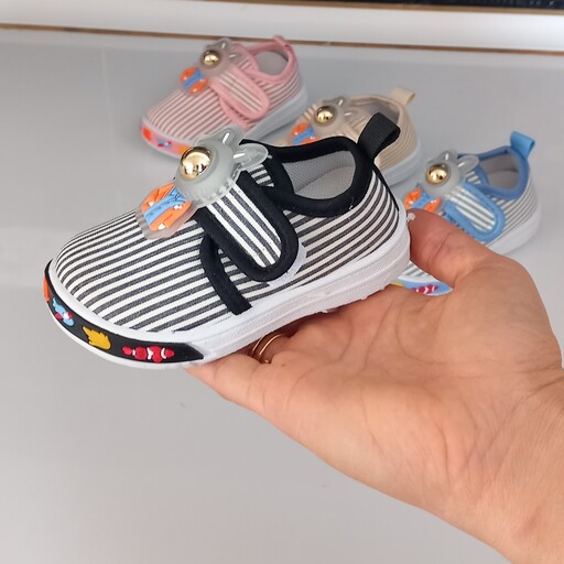 کفش سوتی نوزاد سایز 20تا25 در رنگبندی مطابق تصویر