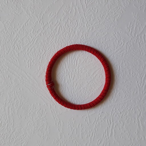 حلقه 5 سانت دور پیچ شده با تریشه قرمز