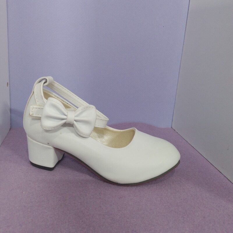 کفش مجلسی دخترانه سفید  کفش پاشنه دار بچگانه دخترانه سفید 26تا30.ارسال رایگان