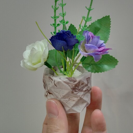 گلدان کوچک سنگ مصنوعی دست ساز با گل