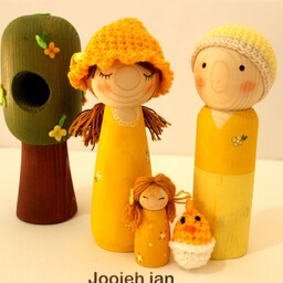 عروسک دستساز چوبی رنگ زرد خانواده 3 نفره جوجه جان