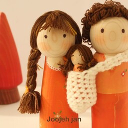 عروسک چوبی دستساز  خانواده 3 نفره نارنجی جوجه جان