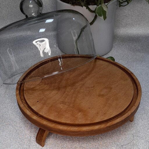 کاپ کیک زیره چوبی پایه دار درب شیشه ای  قابل شستشو .خودش از عکسش قشنگ تره.