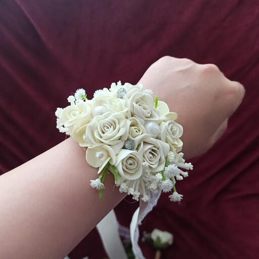 دسته گل مصنوعی عروس با دستبند گل 