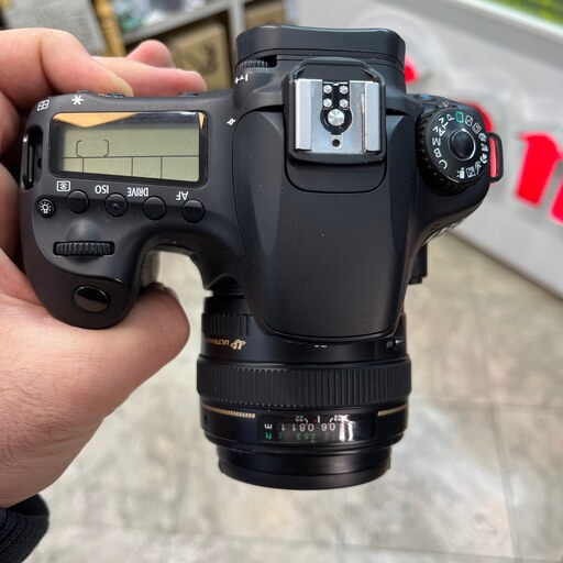 دوربین عکاسی کانن 60D با لنز 50mm F1.4