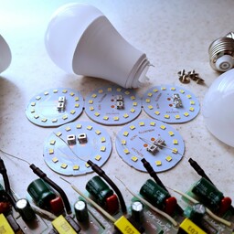 لامپ 12 وات ال ای دی جهت مونتاژ  ، بدنه، حباب،هیتسینگ ،چیپ،درایور،سرپیچ