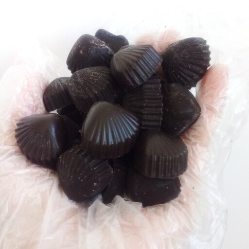 شکلات فله ای  ( 100 گرم ) قالب شده کاکائو بدون بسته بندی