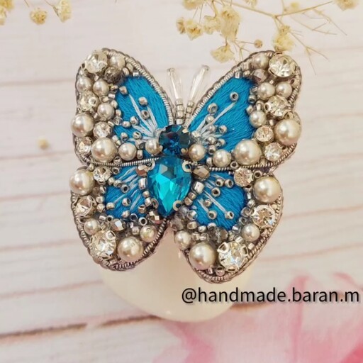 گلسینه ی جواهردوزی طرح پروانه آبی