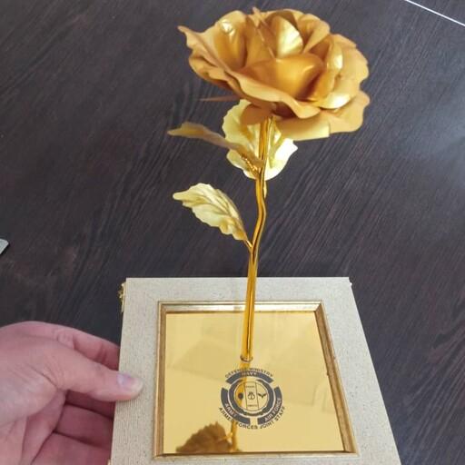 پخش عمده گل روکش طلا شناسنامه دار همراه با باکس رومیزی با امکان حک لوگو و اسم 