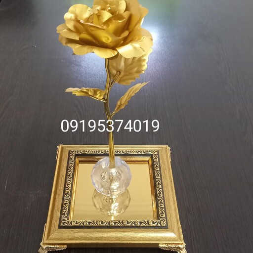 خرید و قیمت گل روکش طلا شناسنامه دار همراه با پایه کریستالی و باکس رومیزی 