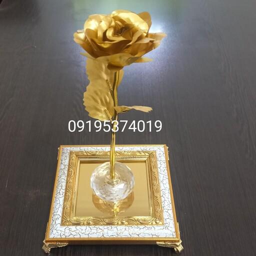 گل روکش طلا شناسنامه دار با پایه کریستال و باکس رومیزی  با امکان حک اسم و لوگو