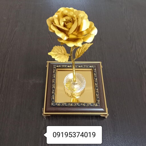 گل روکش طلا با شناسنامه اصالت کالا همراه باکس رومیزی و پایه کریستالی با حک اسم