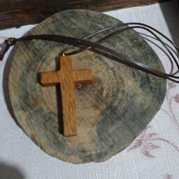 گردن آویز ( گردنبند ) چوبی دست ساز مدل صلیب 