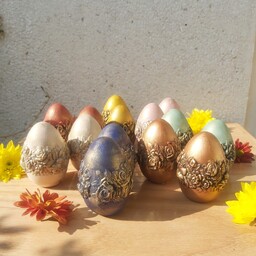 تخم مرغ 8سانتی گل برجسته  پتینه شده در رنگ های مختلف قیمت تکی میباشد در اسلاید های بعدی رنگ ها رو ببینید