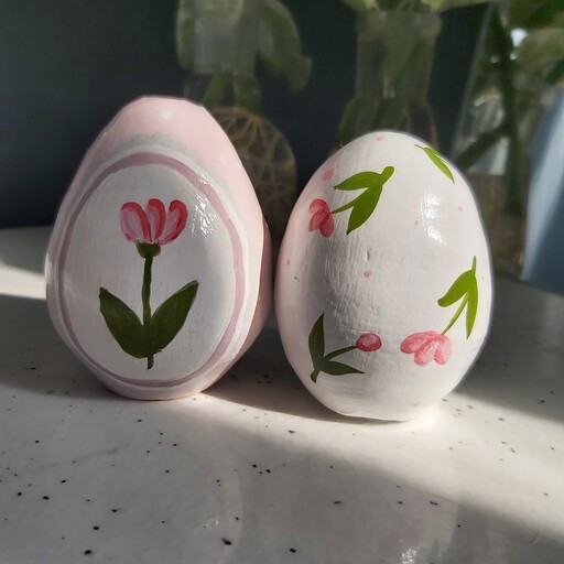 پک دوتایی تخم مرغ سفالی طراحی شده با دست صورتی و طوسی